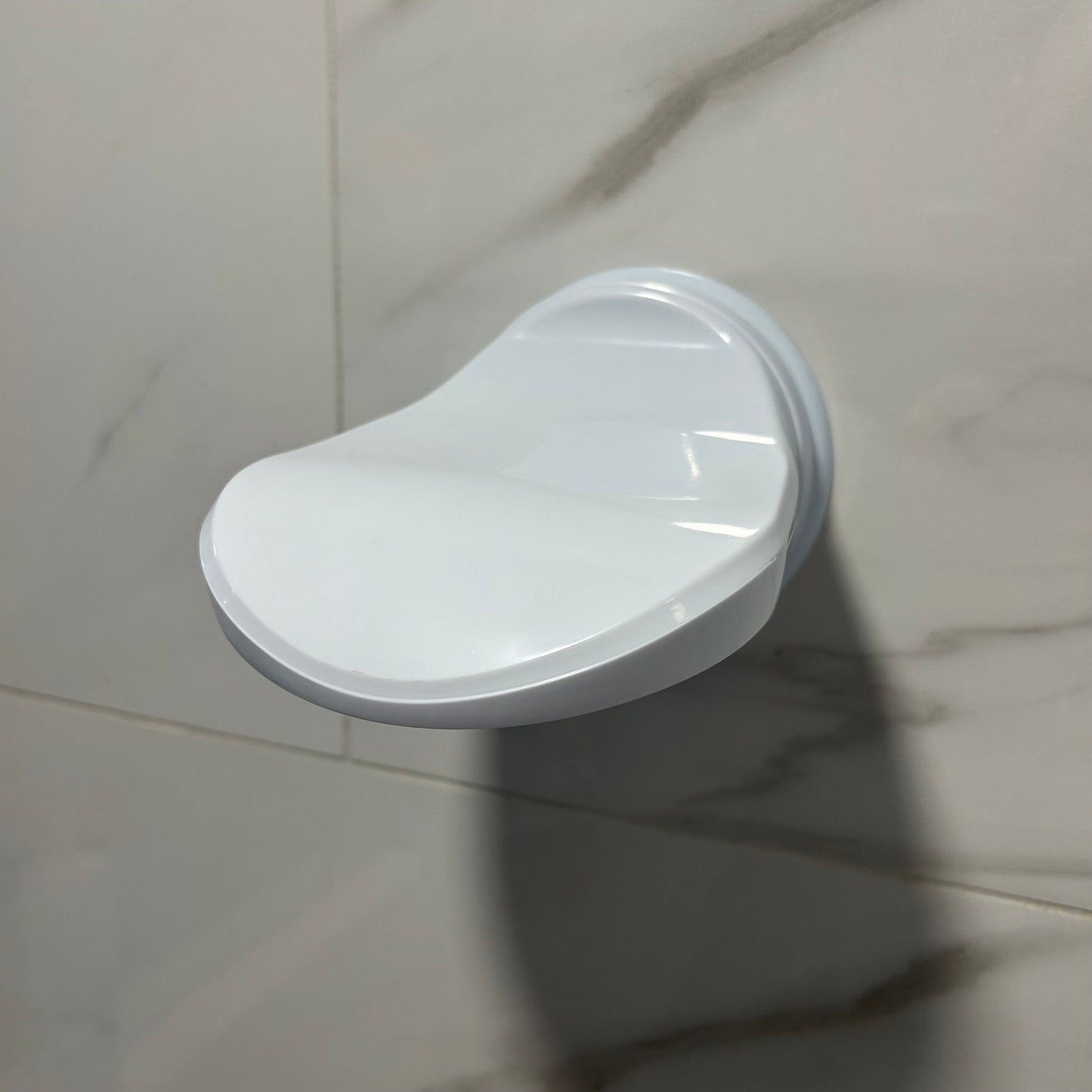 Lunveo™ Shower Foot Stand – Strong Suction Support for Shaving & Foot Care